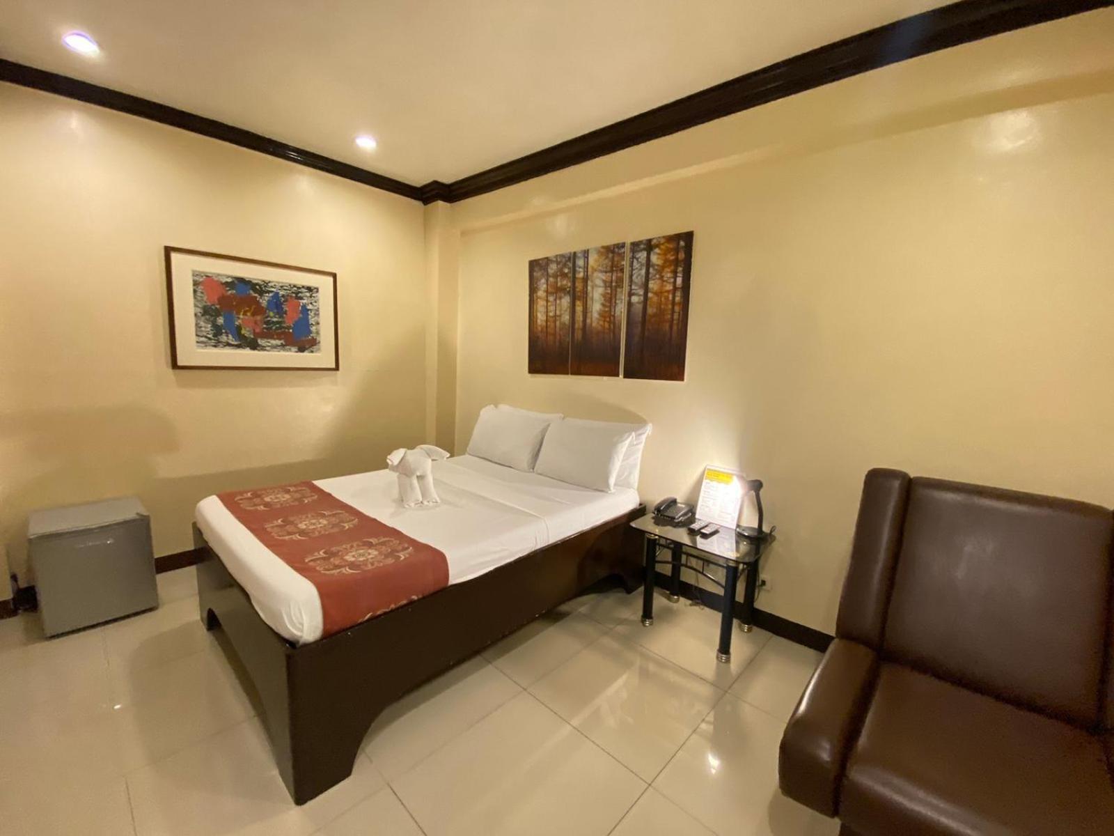 Stone House Quezon City San Juan  Eksteriør billede