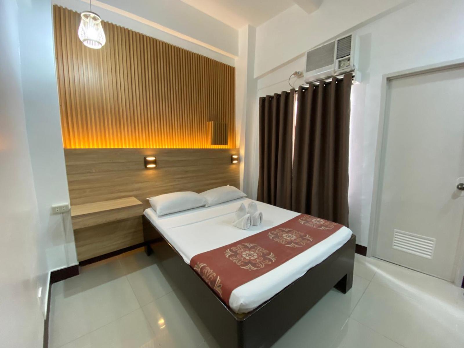 Stone House Quezon City San Juan  Eksteriør billede