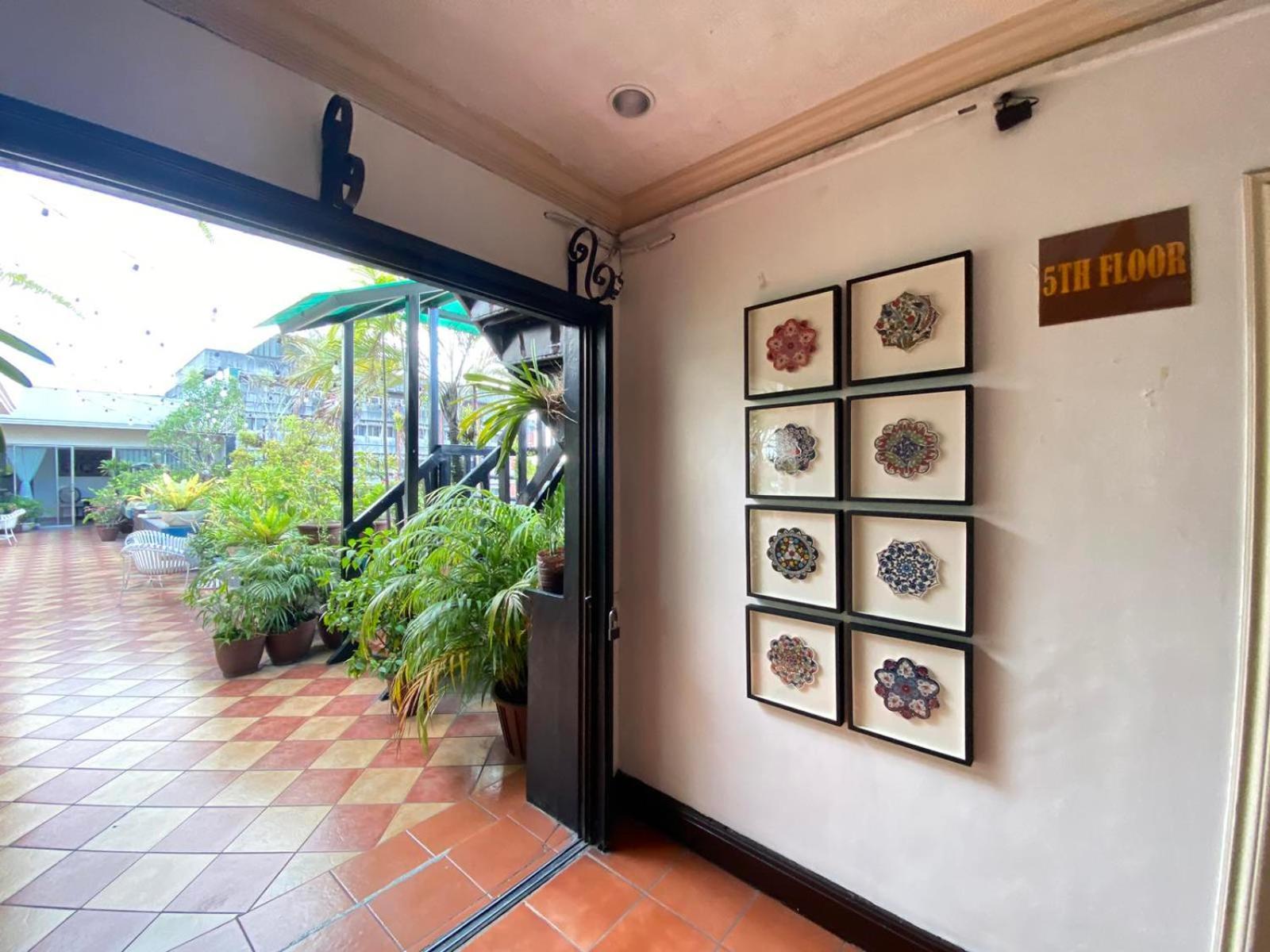 Stone House Quezon City San Juan  Eksteriør billede