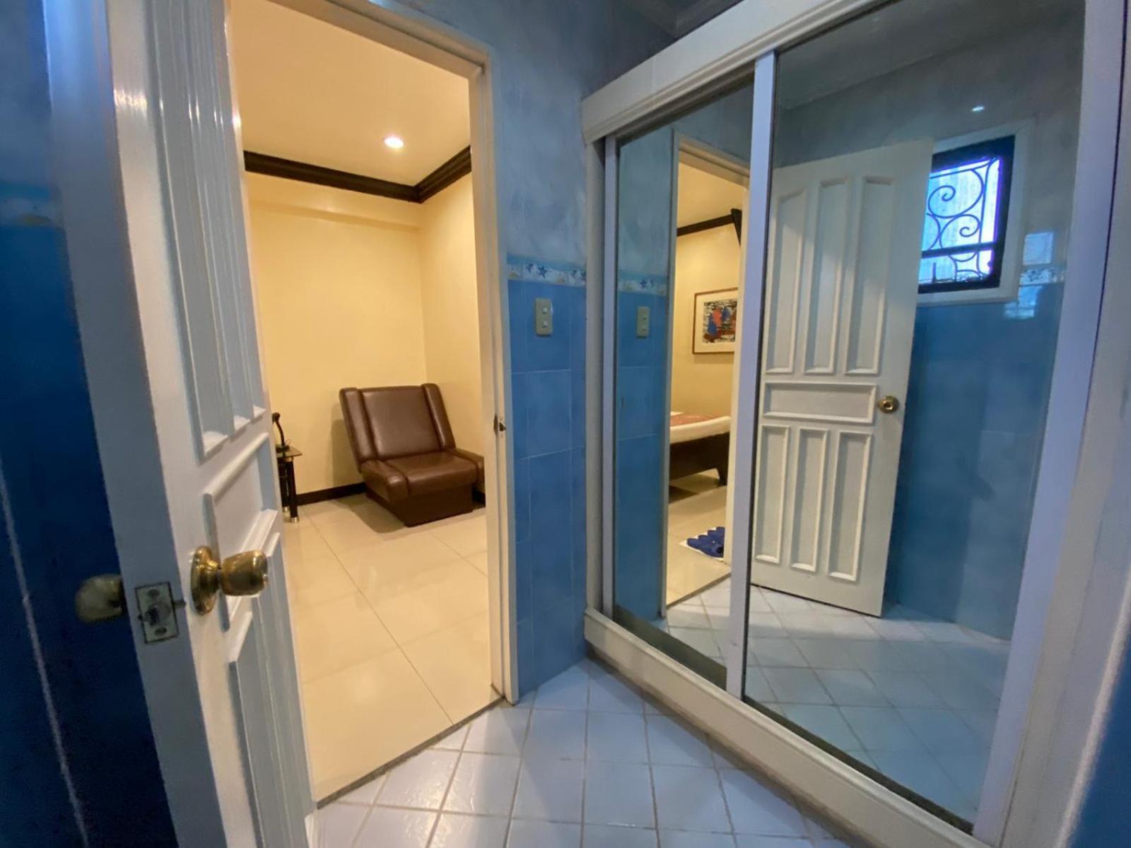 Stone House Quezon City San Juan  Eksteriør billede